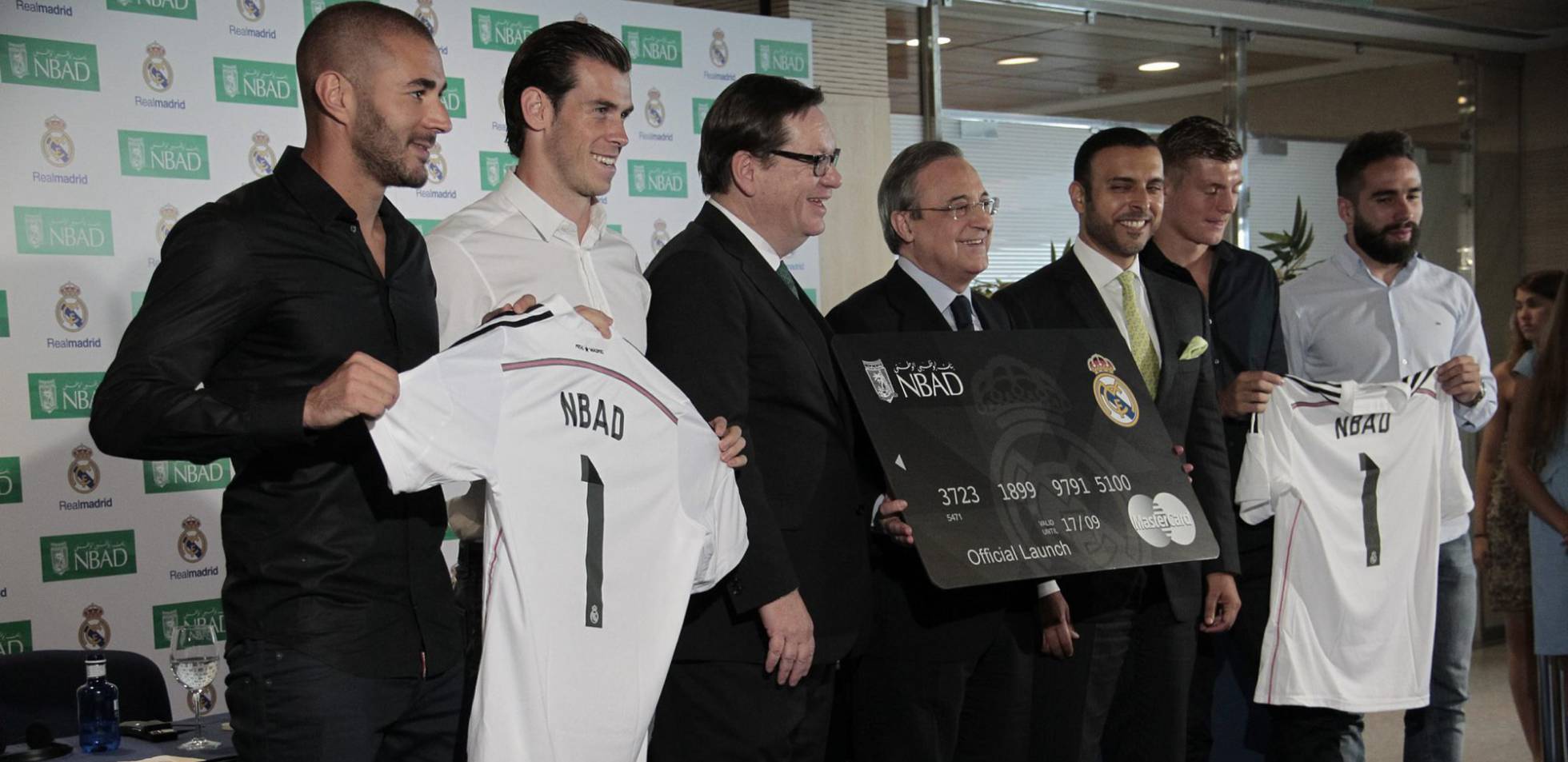 Real Madrid elimina cruz de su escudo para vender más camisetas - 1485354407_122943_1485358294_noticia_normal_recorte1