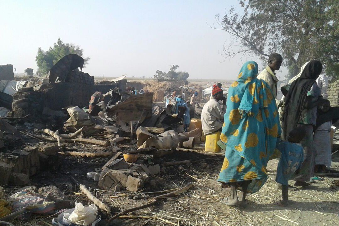 Nigeria bombardea por error campo de refugiados