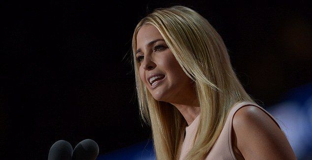 Critican a Ivanka Trump por usar vestido de 5 mil dólares durante protestas