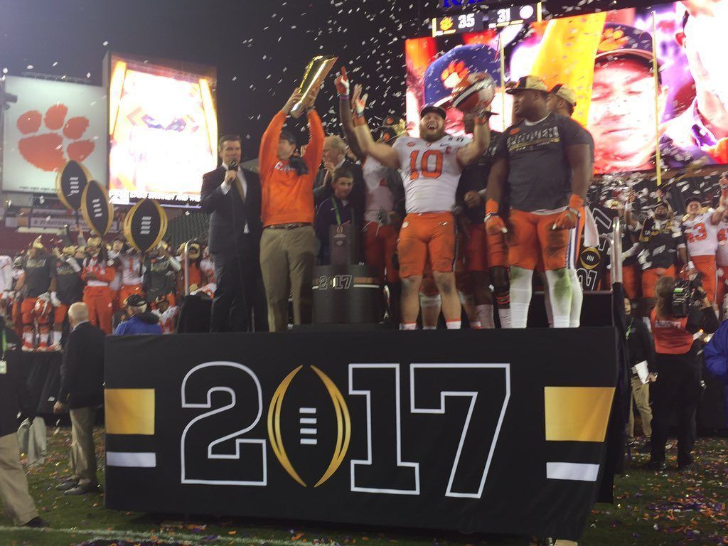 Clemson tomar revancha y destrona a Alabama - C1yWGB1VQAI651a-1024x768