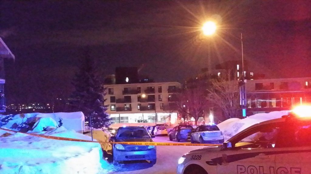 Tiroteo en mezquita de Canadá deja seis muertos - C3YmZRdWYAAkaV9-1024x576