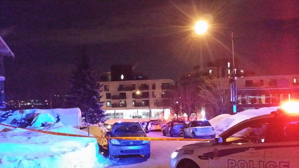 Se apagará la Torre Eiffel en homenaje a las víctimas en Canadá - C3YmZRdWYAAkaV9