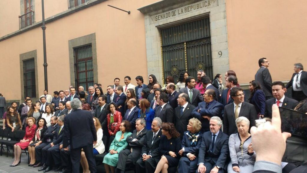 Asambleístas firman Constitución de la Ciudad de México - C3iTwblUoAAetCi-1024x576