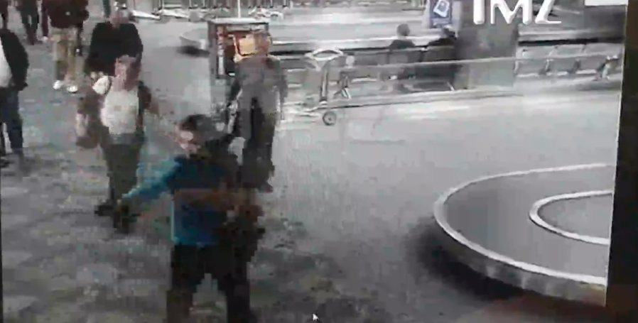 Video: el momento del tiroteo en el aeropuerto de Florida