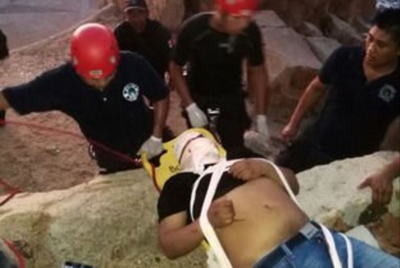 Hombre muere tras caer en Acapulco por tratar de tomarse una selfie