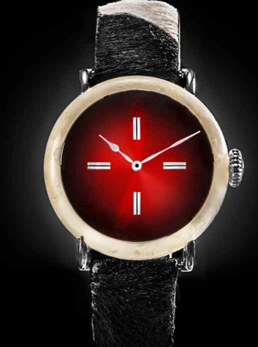 Fabrican en Suiza un reloj de queso a manera de protesta - Captura-de-pantalla-2017-01-12-a-las-11.38.26