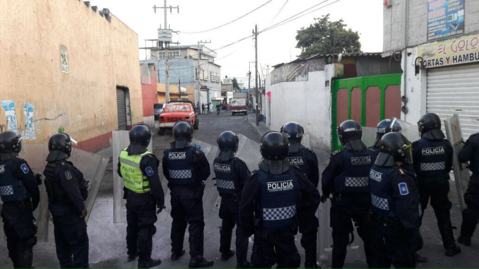 Se enfrentan granaderos y manifestantes en Culhuacán - Captura-de-pantalla-2017-01-24-a-las-18.43.17