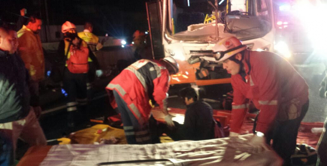 Choque de autobús en la México-Puebla deja 17 lesionados - Choque-México-Puebla-2-1140x580