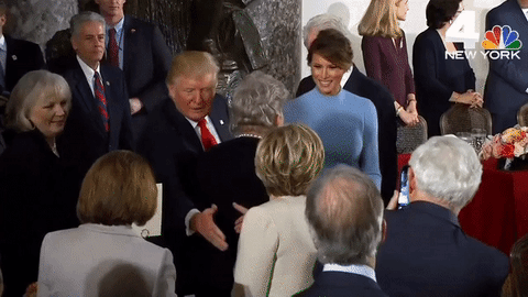Video: Hillary Clinton recibe ovación en el almuerzo de Trump