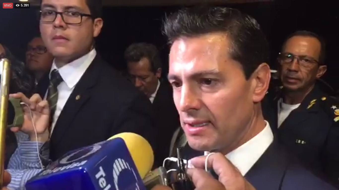 EPN visita a familiares de heridos por ataque en Monterrey