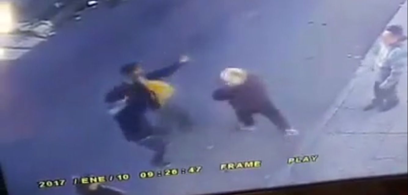 Video: Vecinos de Ecatepec golpean a presunto abusador