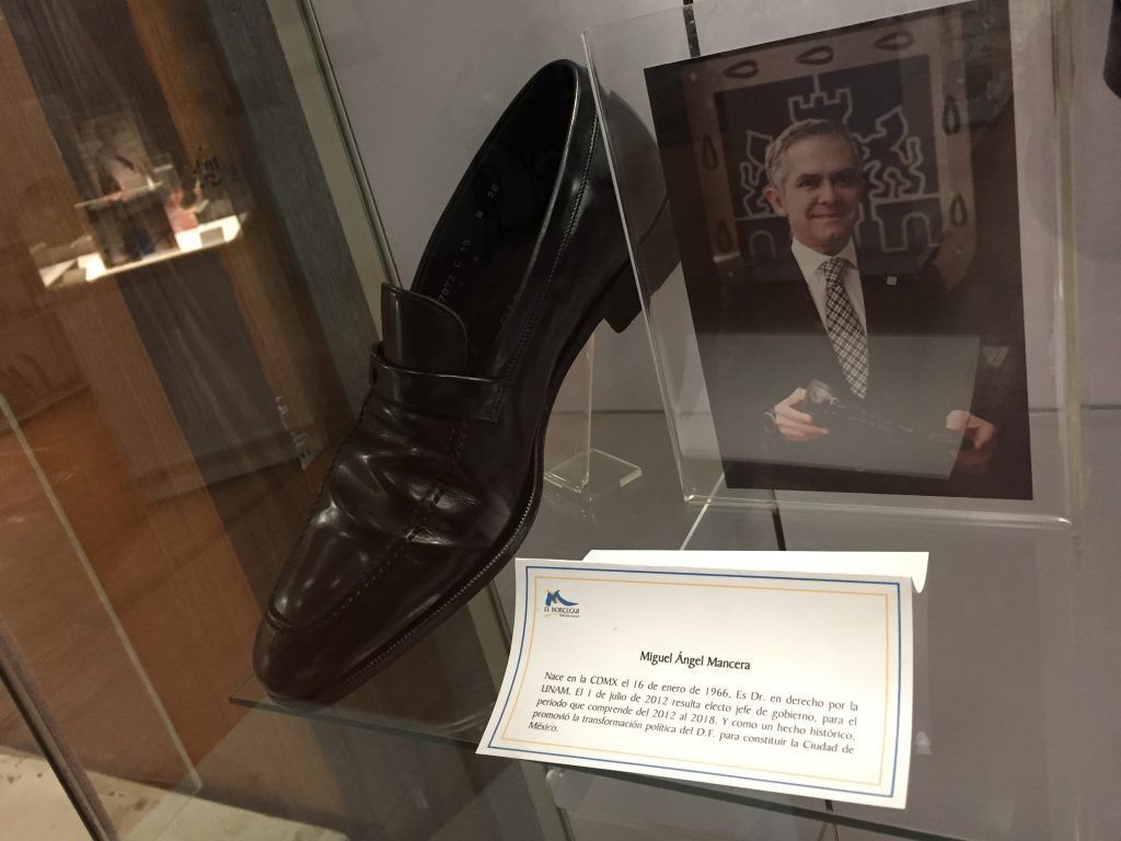 Un museo de zapatos famosos en el Centro Histórico - El-zapato-de-Mancera-1024x768
