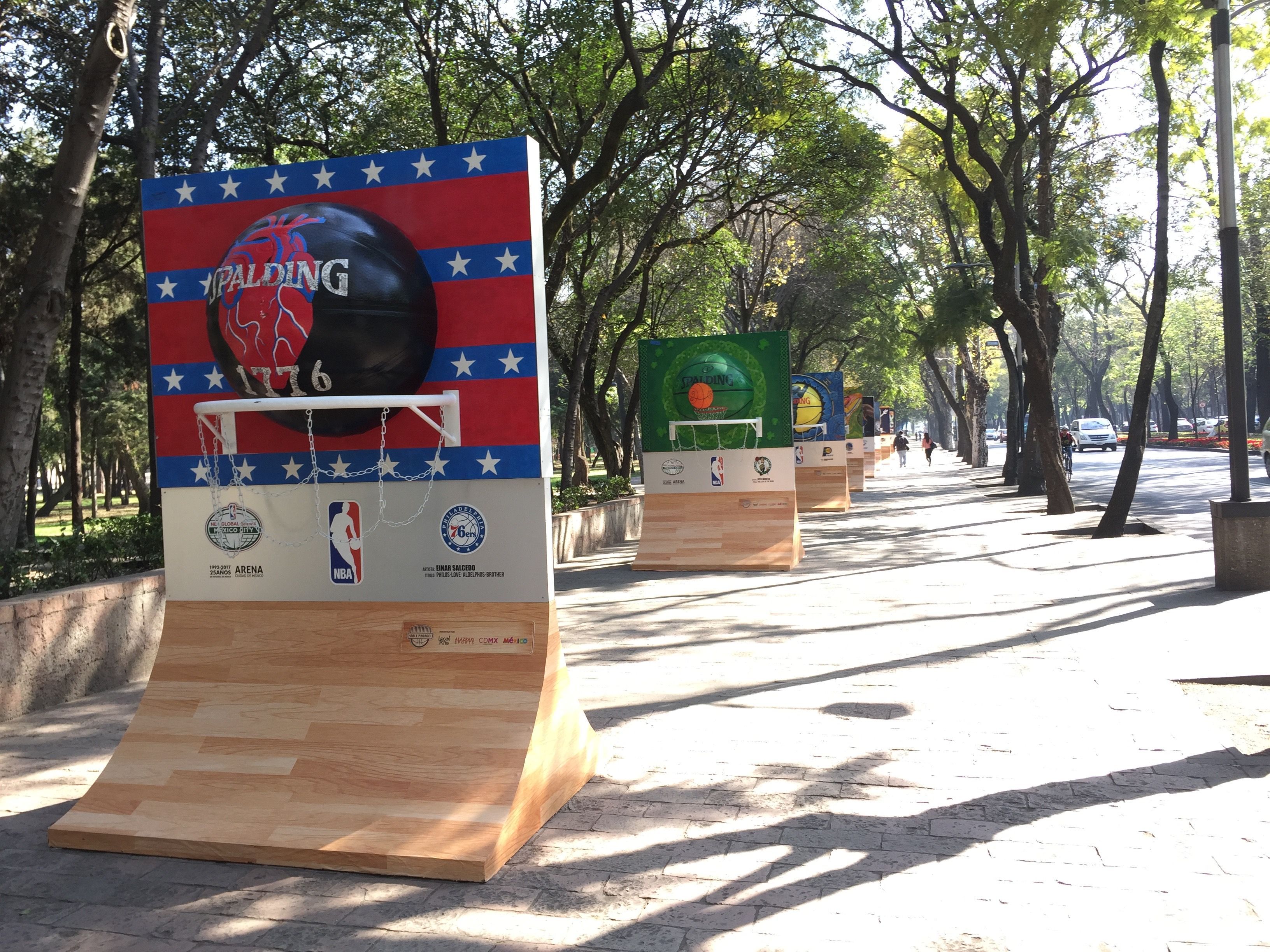 Exponen en Paseo de la Reforma arte inspirado en la NBA - IMG_0845