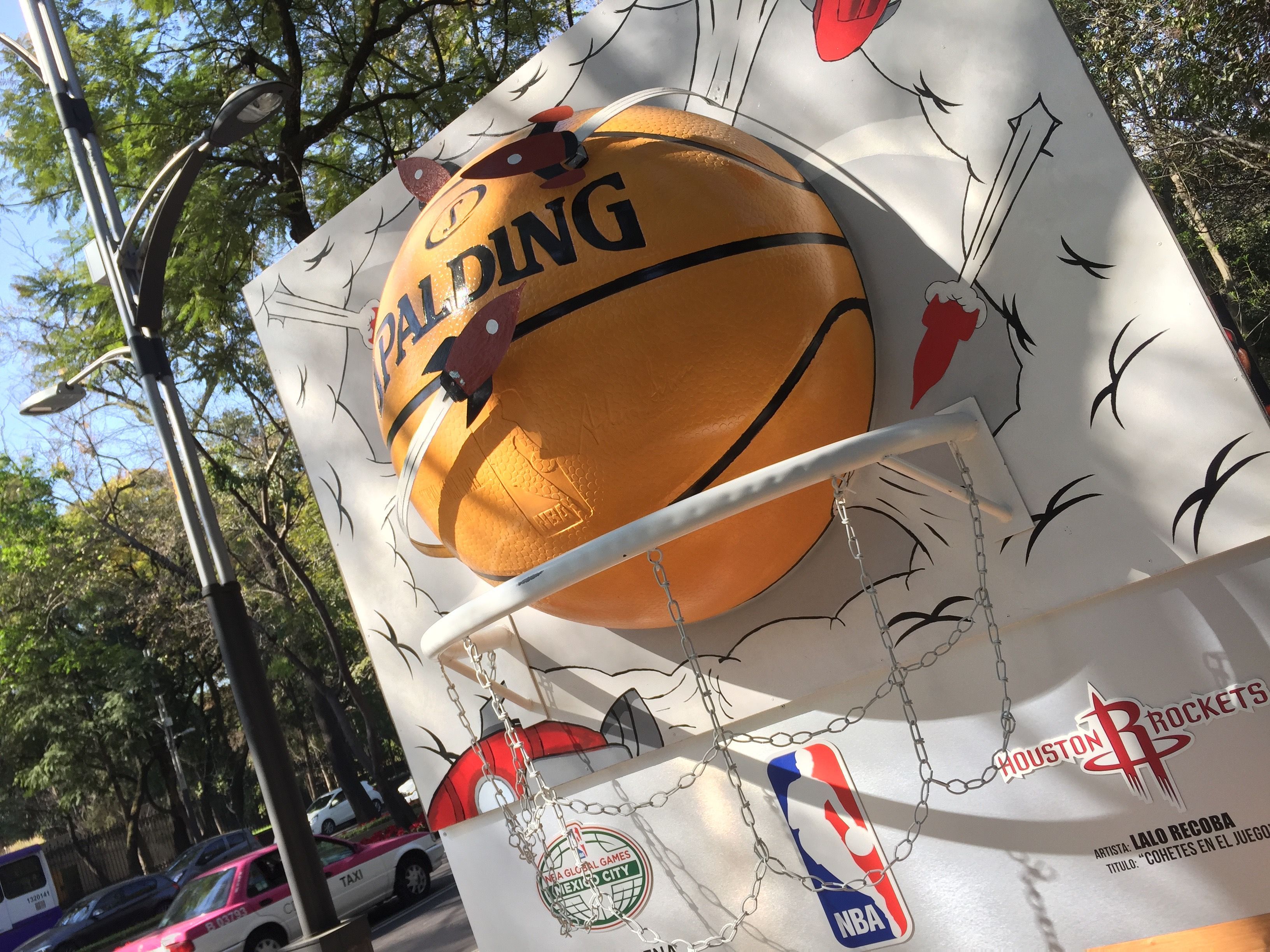 Exponen en Paseo de la Reforma arte inspirado en la NBA - IMG_0852