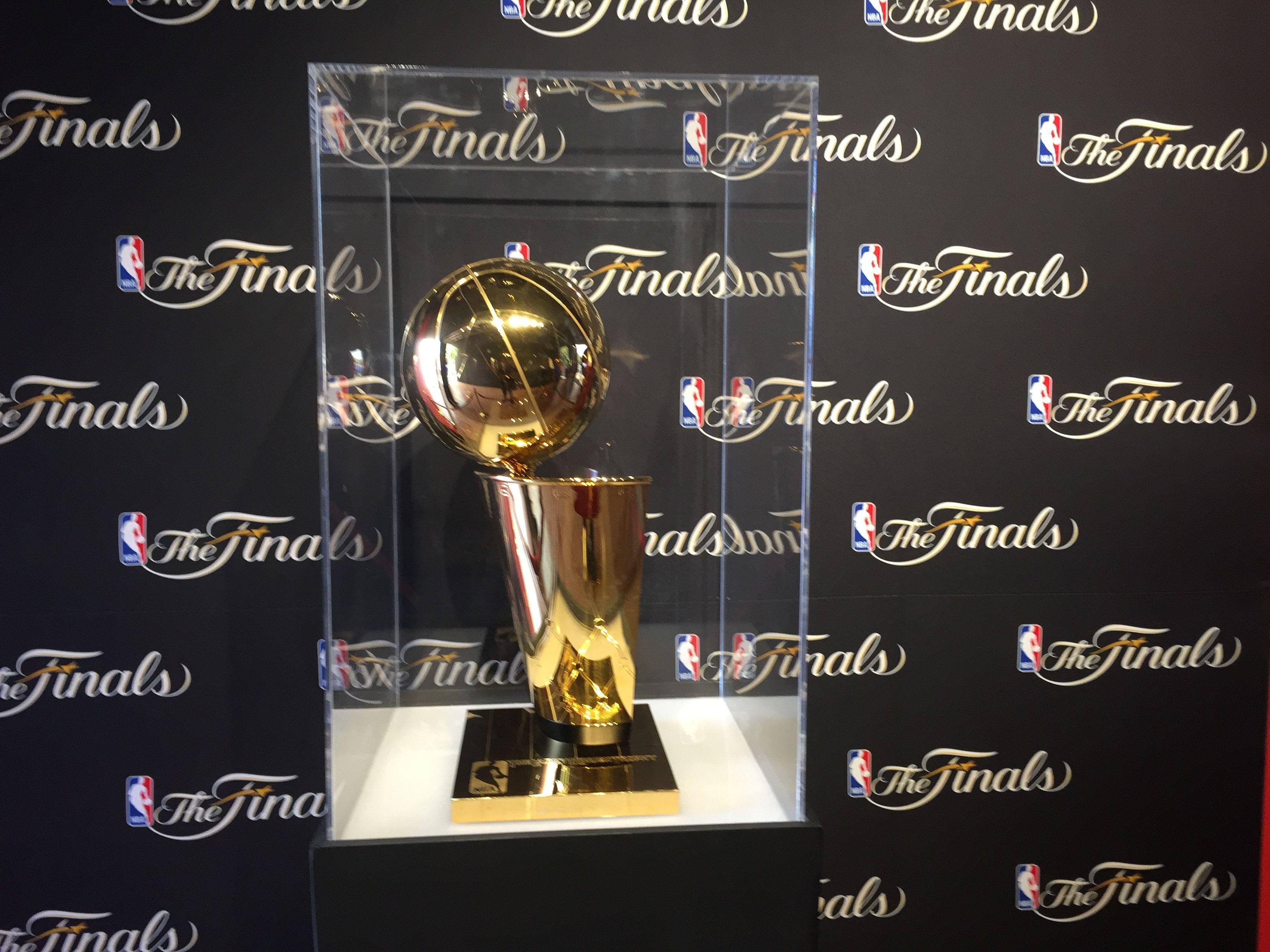 Consienten a fanáticos de la NBA en Chapultepec - IMG_1159