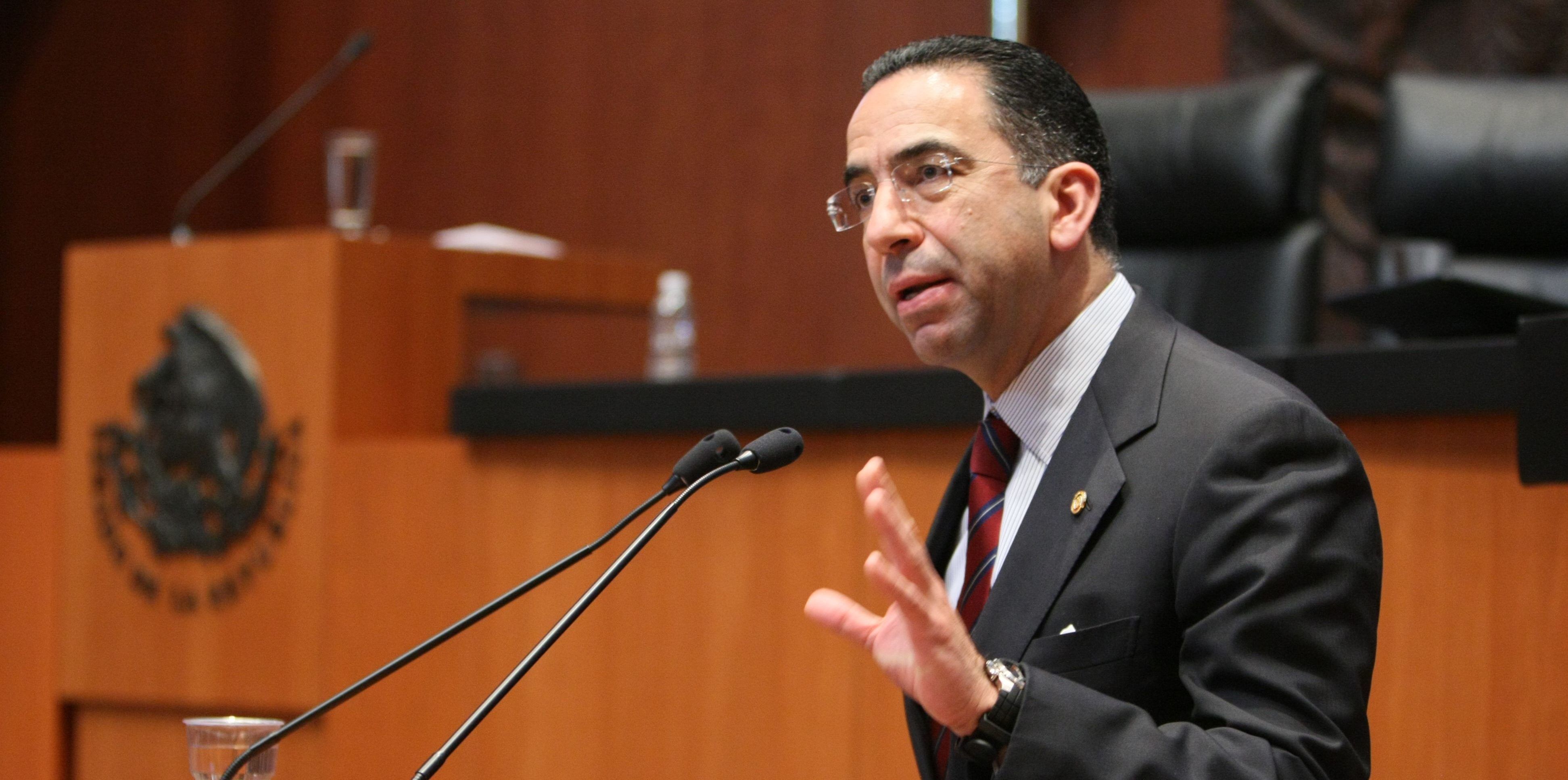 Lozano pedirá licencia como senador. Va al gobierno de Puebla