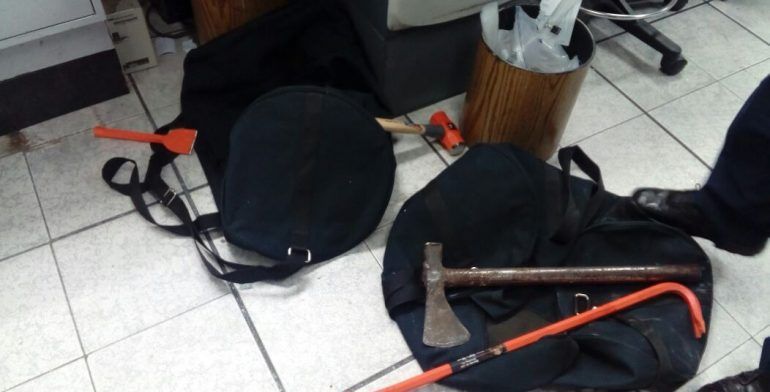 Frustran policías asalto a CitiBanamex en Neza