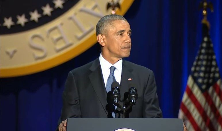 La frase que puso de pie a los asistentes del último discurso de Obama