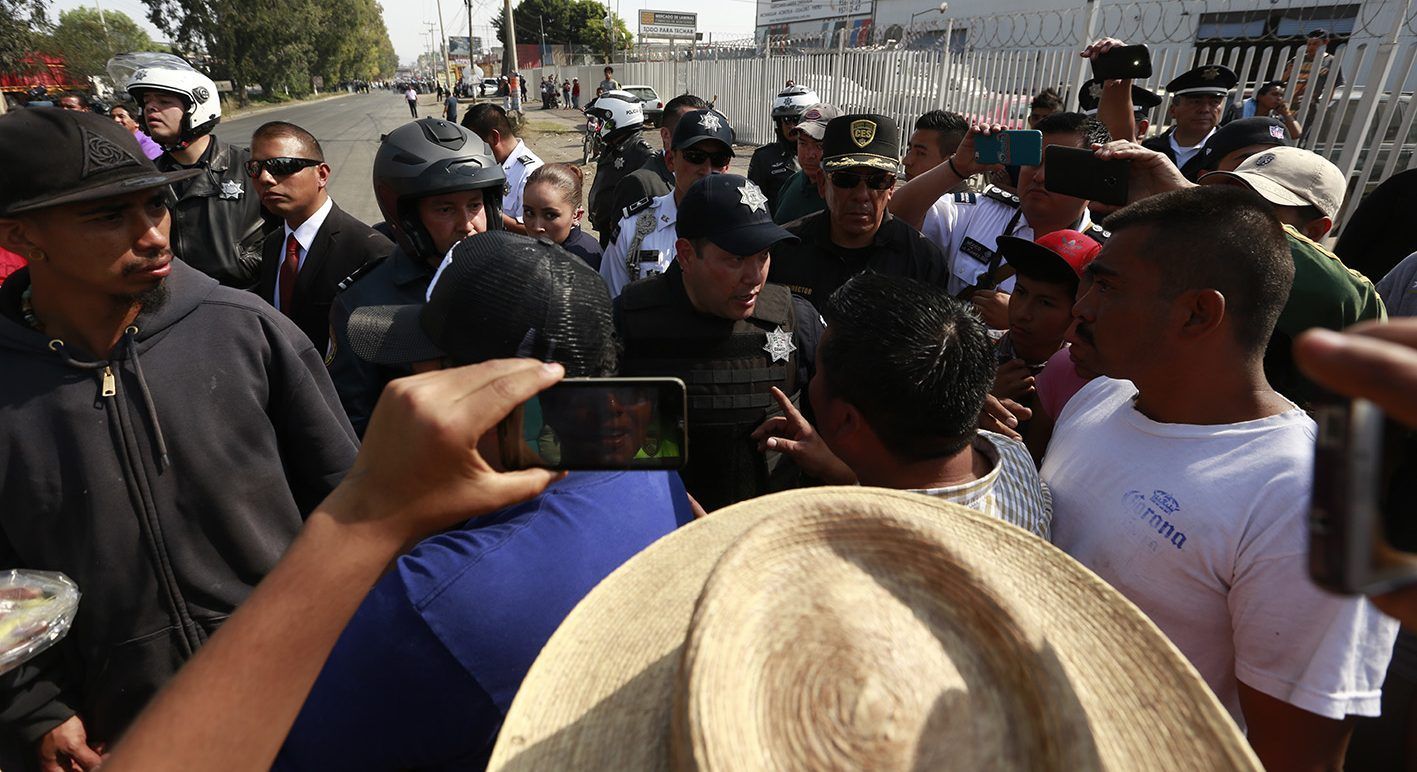 Mando Federal disuade a manifestantes de estallar gasolinera en Texcoco