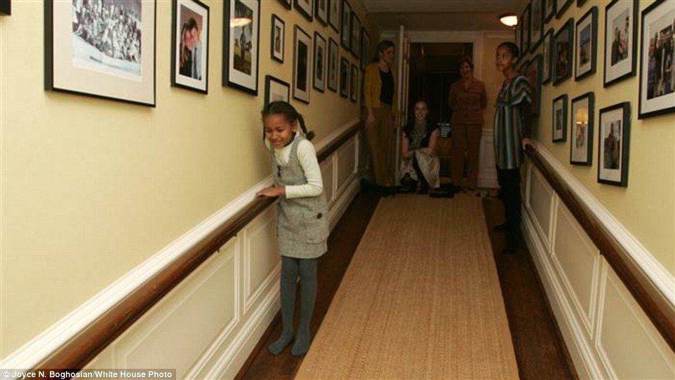 Hijas de George W. Bush escriben carta a las hijas de Obama - Obamas-4