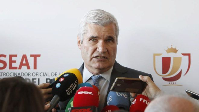 Barcelona destituye a directivo por declaraciones contra Messi - Pere-Gratacos