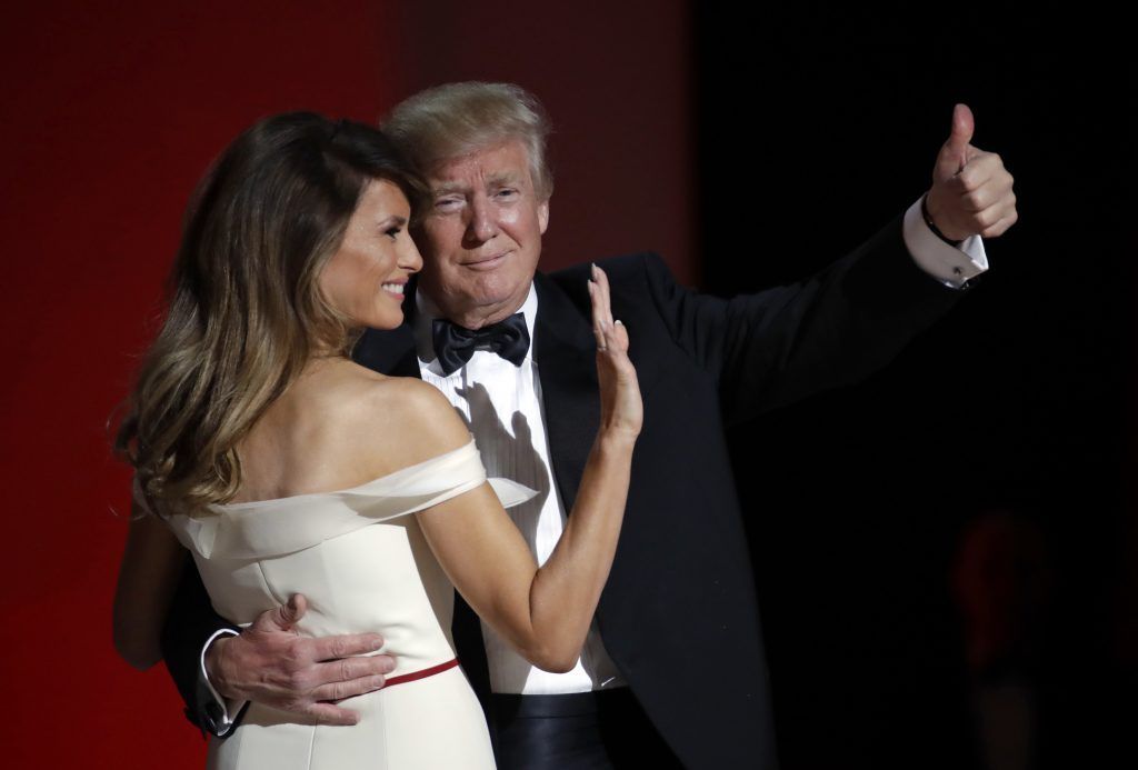 Trump baila con Melania "A mi manera" - SOP-AP-SPANA-SPAN-DC-_Medi-4-1024x693