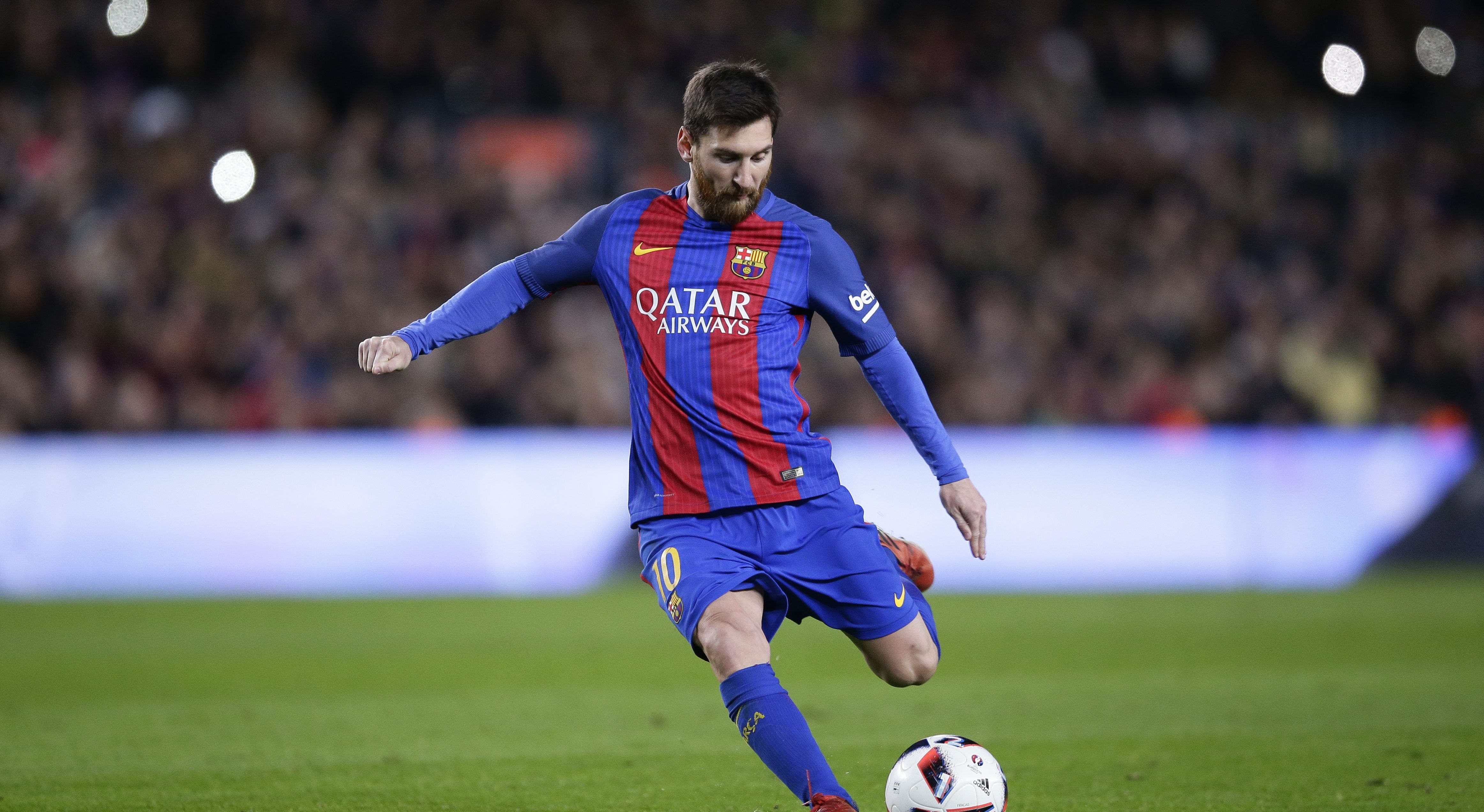 Video: Messi le responde a niño con discapacidad que le escribió una carta