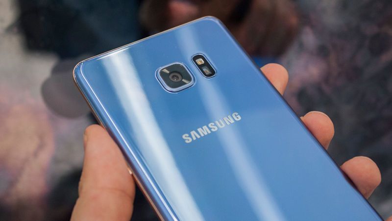 Samsung deja en segundo lugar a Apple en venta de smartphones