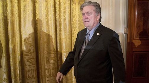 “La prensa debería callarse la boca”: asesor de Trump