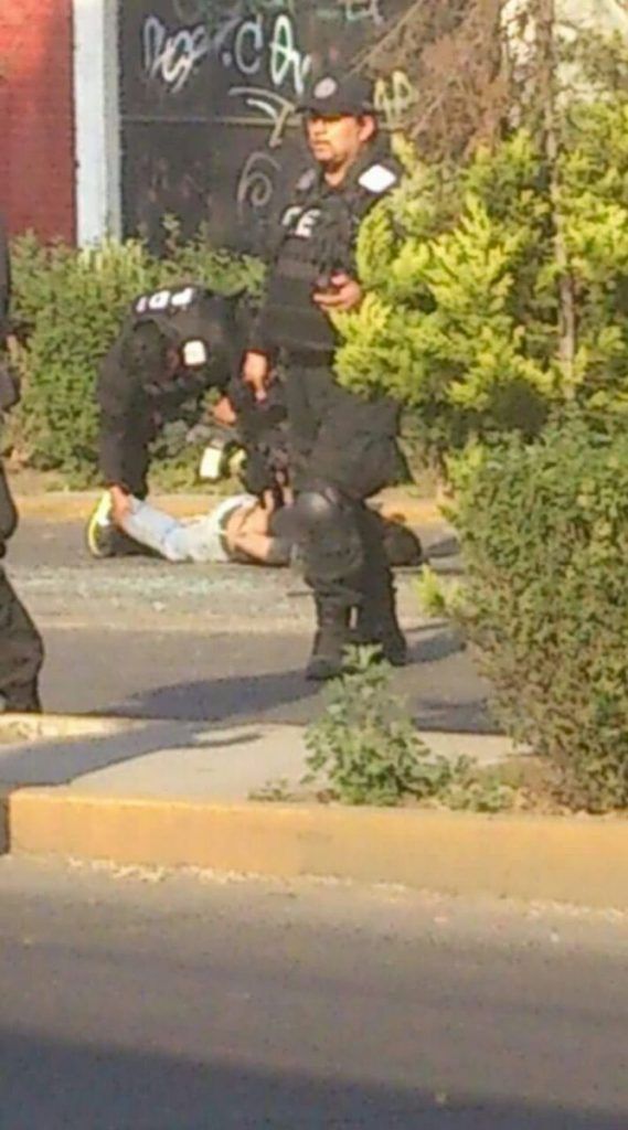 Enfrentamiento con narcomenudistas en Tláhuac deja un muerto y un policía herido - Tlahuac-@ElPolloCDMX-2-569x1024