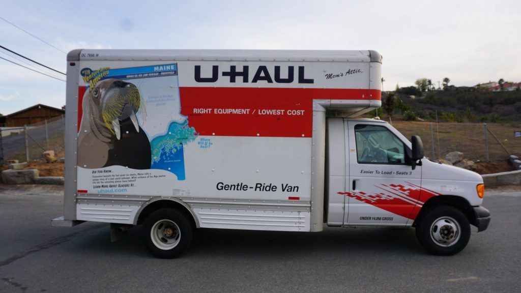 Detienen a familiares de Malcolm X por maltrato animal - U-Haul-truck-1024x576