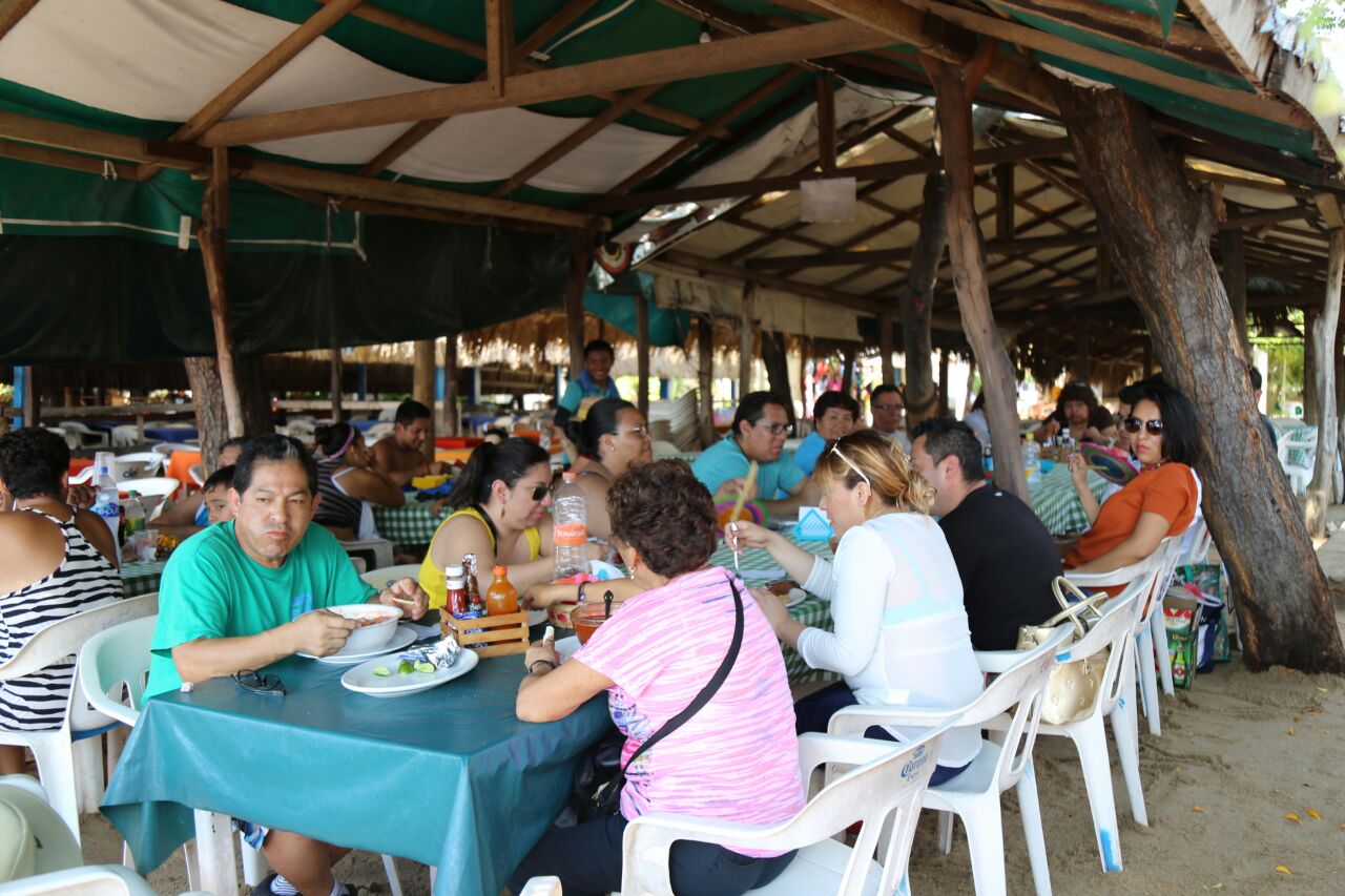 Condusef espera una derrama de 47 mil 613 mdp por vacaciones de Semana Santa - Vacaciones_Acapulco_2