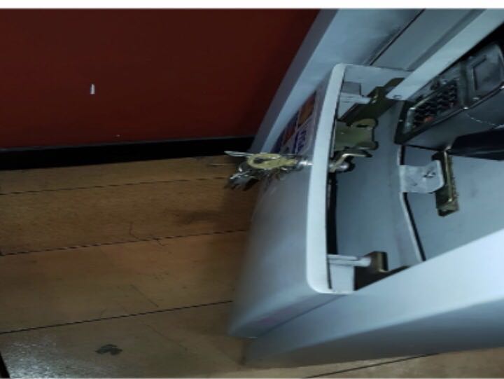 Roban cajero de banco con globo de helio - WhatsApp-Image-2017-01-02-at-7.09.19-PM