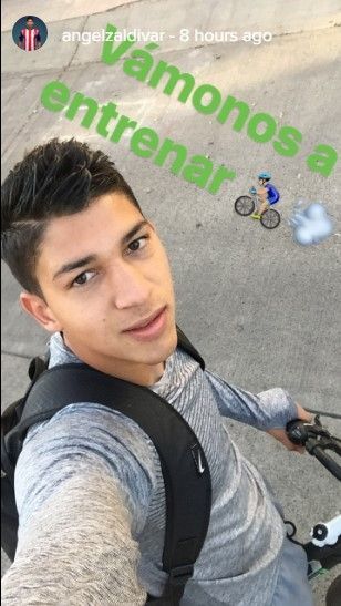 Jugadores de Chivas protestan por el gasolinazo - angel-zaldivar-moments