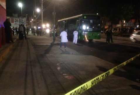 Pasajero de transporte público abate a ladrón y hiere a otro en Azcapotzalco - autobus-azcapotzalco-2