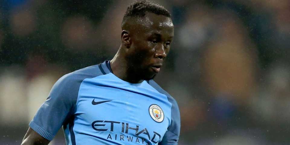 Multan a Bacary Sagna por publicación en Instagram