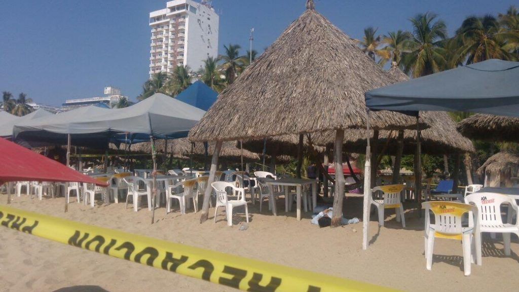 Matan a dos hombres en playa de Acapulco - balean-a-2-en-acapulco-2-1024x576