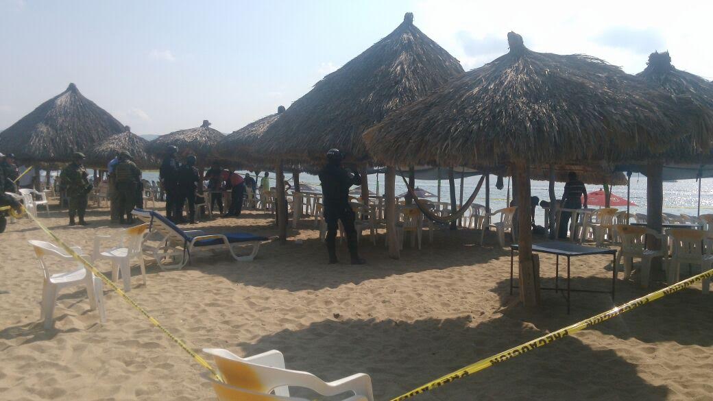 Matan a dos hombres en playa de Acapulco