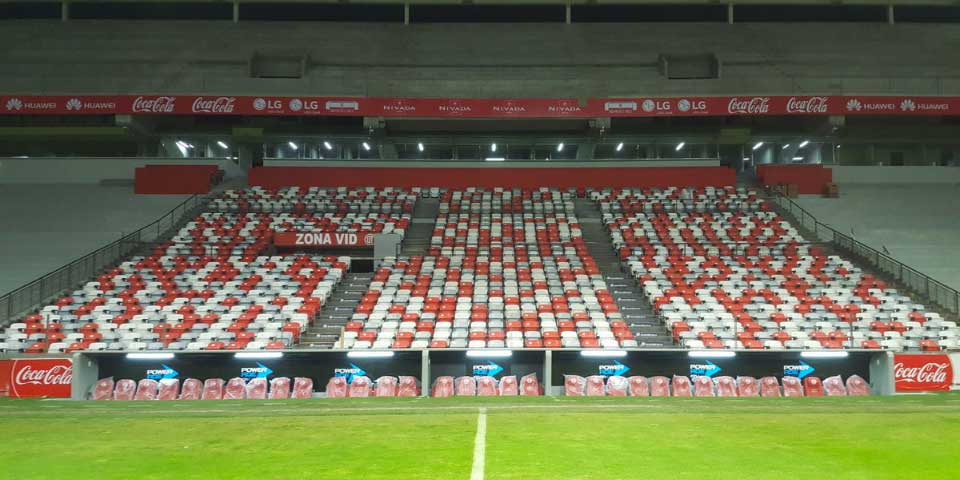 Aficionados cerca de bancas del Toluca deberán firmar contrato