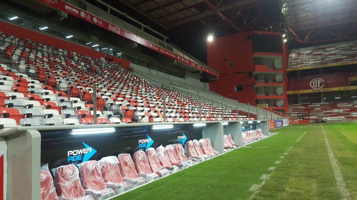 Aficionados cerca de bancas del Toluca deberán firmar contrato - bancas-toluca