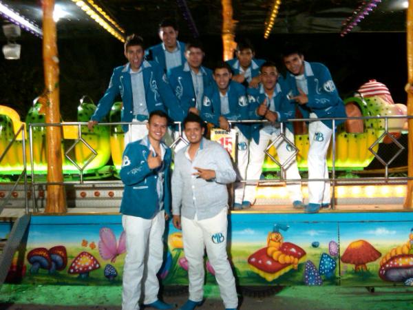 Se ahoga cantante grupero durante filmación de un videoclip