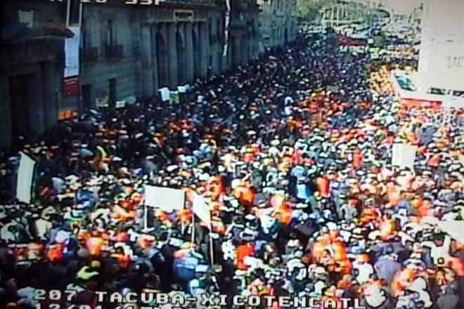 Protestan trabajadores de limpia contra privatización - barrenderos-4