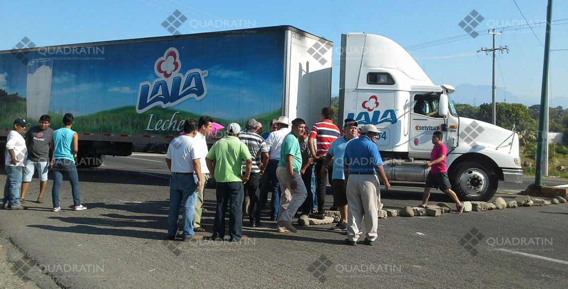 Bloquean carretera en Chiapas por alza de gasolina - bloqueos-chiapas