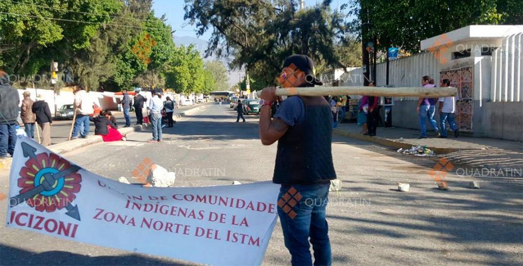 Inconformes bloquean calles y toman dependencias en Oaxaca - bloqueos-oaxaca-1024x521