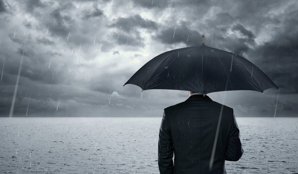 Falso que exista el "día más triste del año": UNAM - blue-monday-empresario-pie-oceano-dramatico-antes-tormenta-1484325280984-1024x598