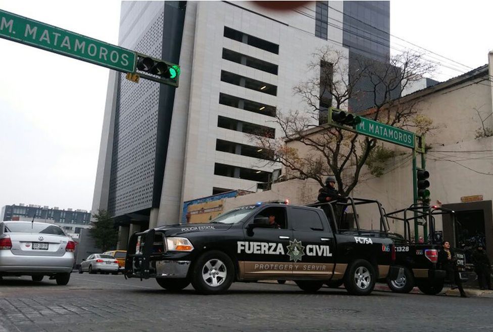 Desalojan edificio en Monterrey por amenaza de bomba