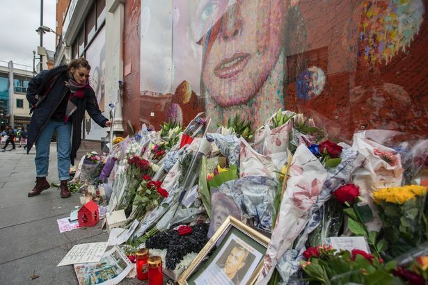 Recuerdan a David Bowie a un año de su muerte - bowie