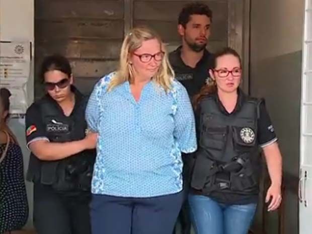 Detienen a funcionaria por robarse mil rollos de papel de baño - brasil-2