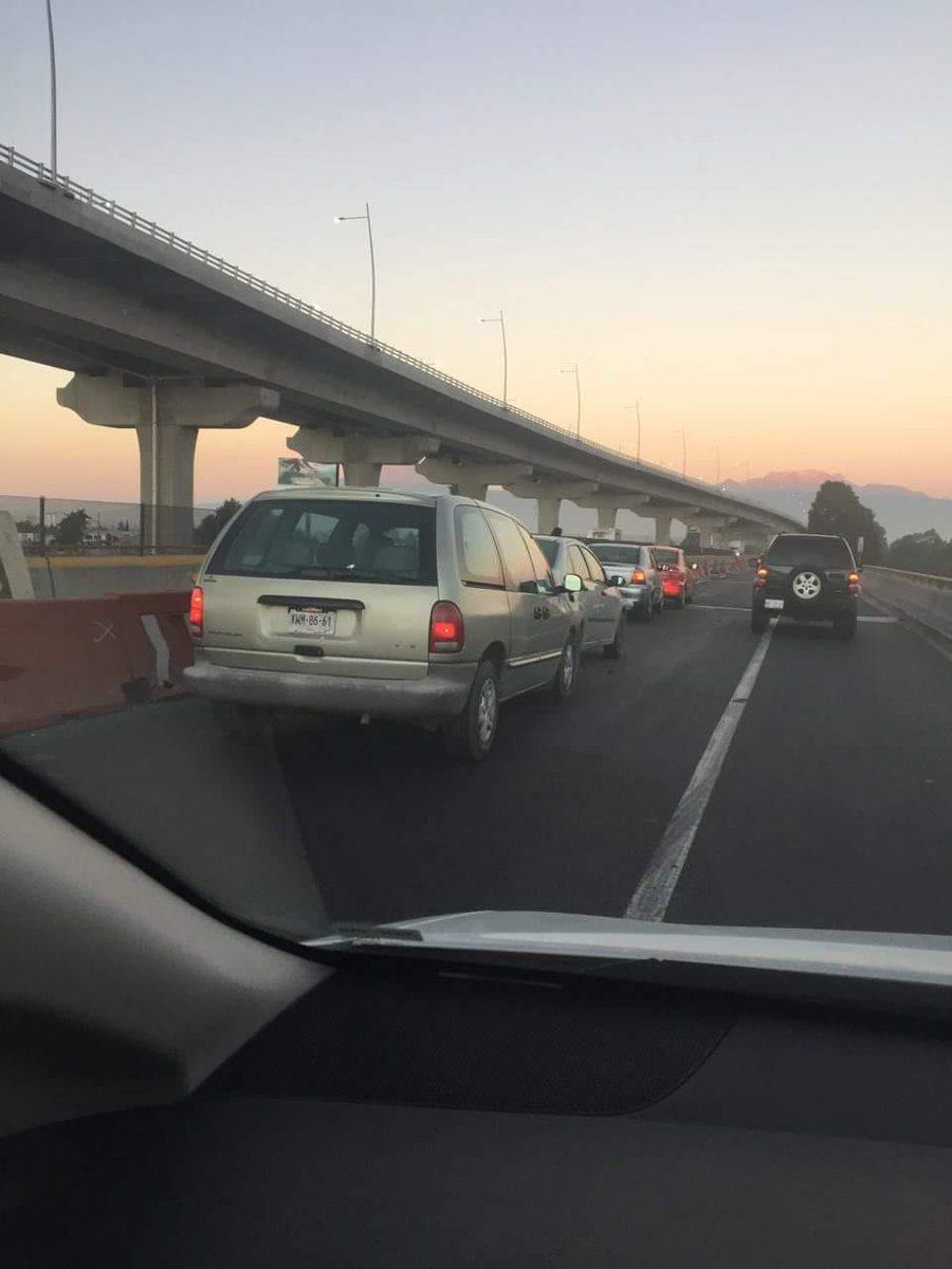 Carambola de 5 automóviles afecta la autopista México-Puebla - carambola