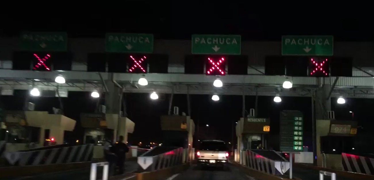 Video: caseta de Autopista México-Pachuca no cobra peaje